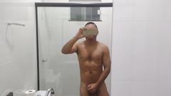 Cumming in hotel 02