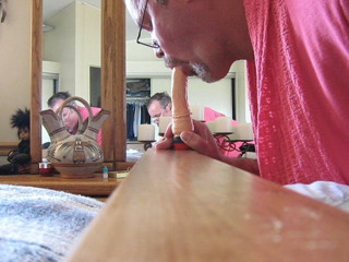 sissy leslie blowing her doldo