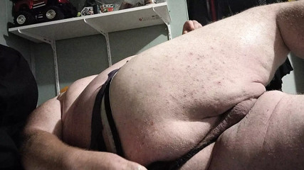 Big ass clown plugs ass n jerks off