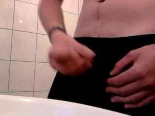Young dick wank in bathroom cum hits camera
