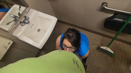 teen employee wants a quickie while on lunch break
