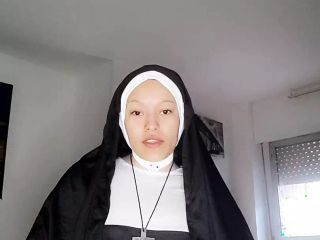 NUN SOR RITA GIVES A BLOWJOB ON XHAMSTER