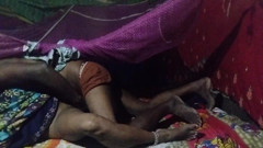 Chor ne chori karane aaya to bhabhi ne chor se boor chodane laga