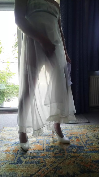 Love to dress when I'm alone. thumbnail