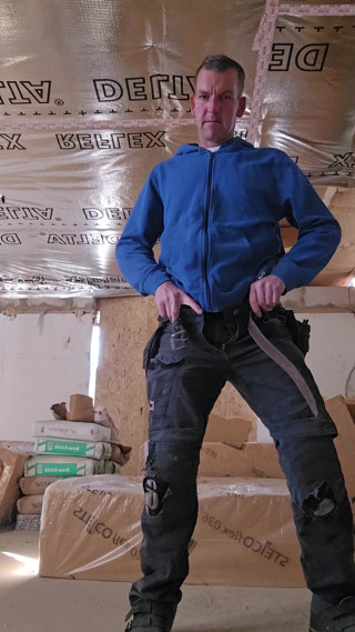 I'm so horny on the construction site
