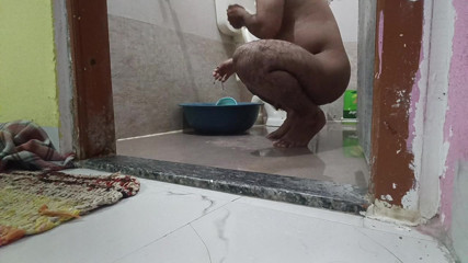 Guys, you like my naked bath.