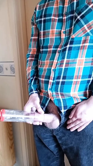 Vacuum cleaner sucking with big cumshot