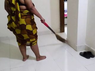 kamvali moti gand sexy housewife ko choda aur gand fad dia