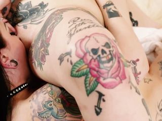 Tattooed Lesbians Play Find The G-Spot With Their Fingers