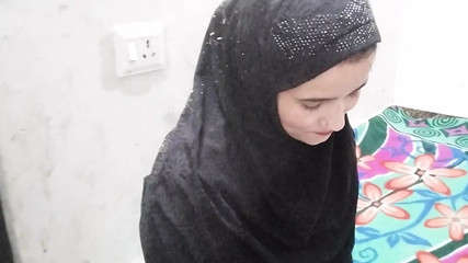 Muslim girl ko paise dekar jabar dasti pela