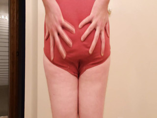 4 Briefs, 2 Big Cheeks