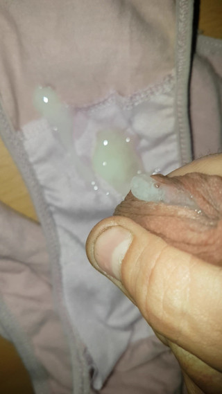 Cum on girlfriends panties