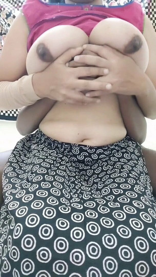 Manisha woman nude boobs massage show with her neighbour
