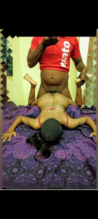 ZOMATO BOY FUCK MY WIFE AT FOOD DELIVERY TIME