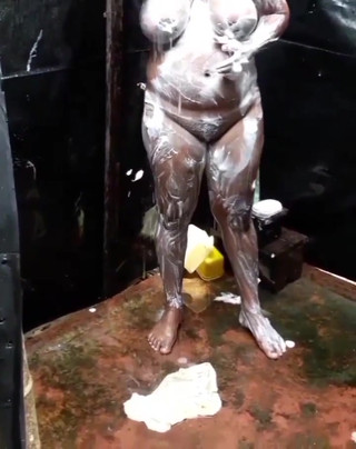 Outdoor Bathing Video in Srilanka