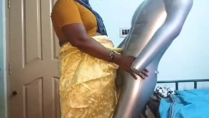 Lucky dolly plays with Indian bbw