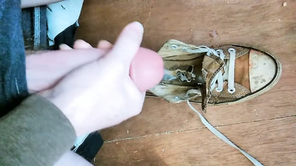 Huge cum shot in discarded converse shoe