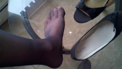 Pantyhose Cum In Girlfriends Shoe Before She Leaves For Work