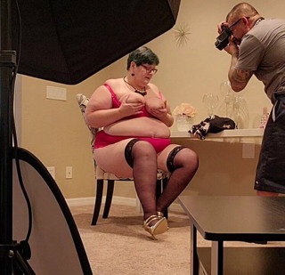 Sexy Photoshoot of BBW milf, gilf
