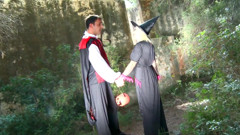 The witch Gina can not only ride the broom