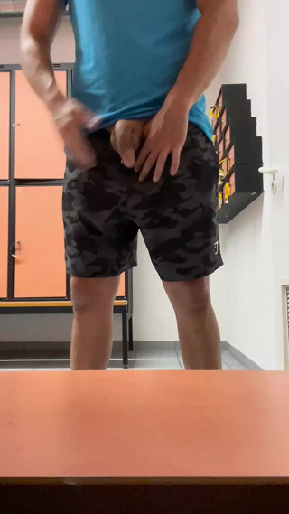 Gym lockerroom cumshot