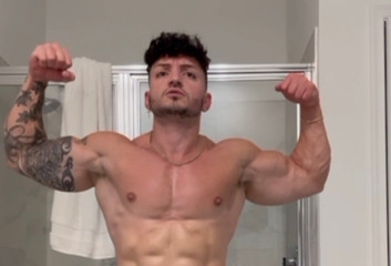 Muscle Hunk Reveals His Monster Cock