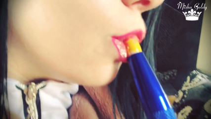 Smoking goddess & sexy lipstick