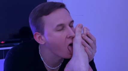Blue-Eyes Straight Step-Brother Licking my Feet while I Jerk Off my Fat Cock