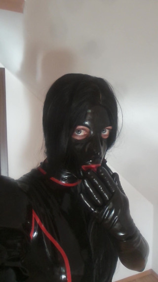 Latex Sissi and a kiss for you
