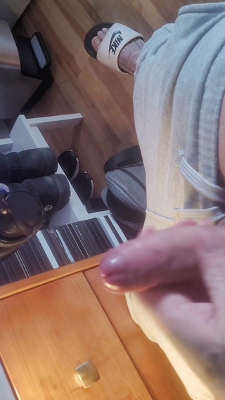 Garcon seul masturbation bite sperme