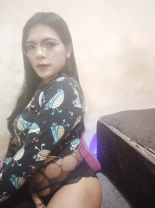 Indonesian Asian sexy shemale handjob her dick until cums
