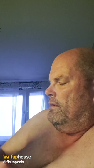 Dildo Fuck Demonstration of the Slut in the Morning