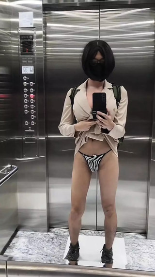 Cumming at parking lot toilet !! Exhibitionist Gina play in public