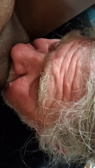 10 Minutes of Face Brings 8 Minutes of Cum