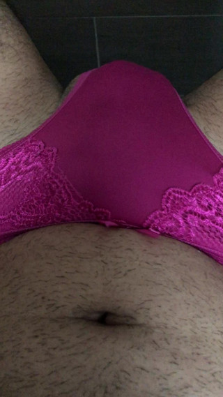Mit Vibrator im Arsch in den Tanga gewixxt
