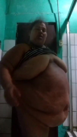 Ssbbw hot friend shows her bidy