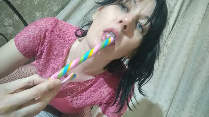 She Sucks a Lollipop and Shoves It in Her Hairy Pussy Ginnagg
