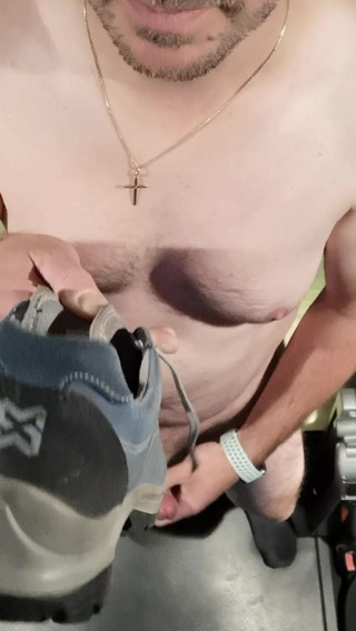 Fetish cumshot