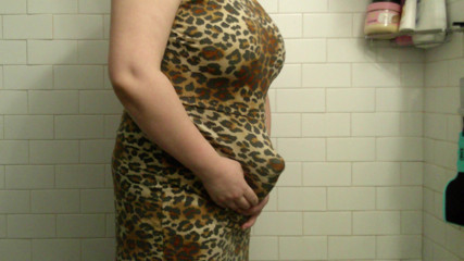 HOT FAT BBW MILF & PREGNANT TRANSGENDER FUTUNARI WITH HUGE NATURAL SAGGY TITS MASTURBATES IN BATHROOM