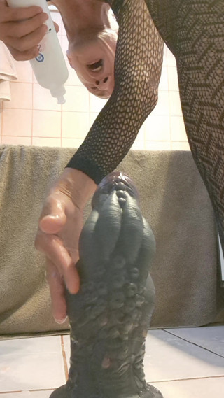In sexy lingerie stockings I fuck my ass hard with an 11.7cm diameter dildo fisting