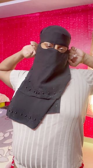 Lonely Women self satisfying