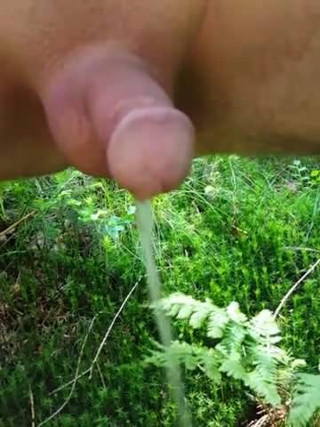 very small clit pissing outdoor