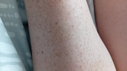 Showing my body : red pussy, lying on the sofa