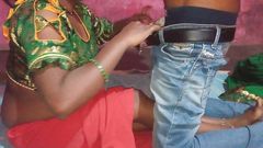 Indian Desi hot bhabhi devar ke room me chud gai Indian devar bhabhi hardcore sex clear audio aavaj me nxxx video 