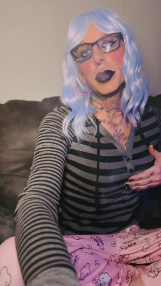 Trans Girl Smoking thumbnail