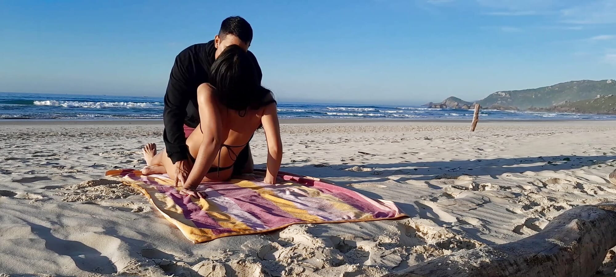 CAUGHT COUPLE, hot couple on the public beach.