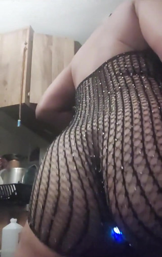 Wanna Watch Me Throw This Ass Luv?