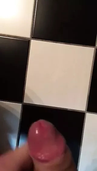 Huge and hard cumshot! (old video)