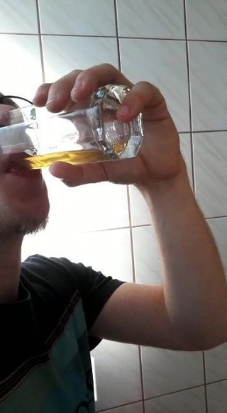 Austrianboy drink piss