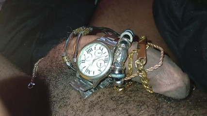 Dick want to tell the time